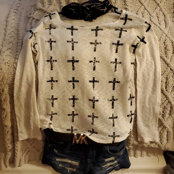 Weavers Sweaters - White&black Cross light weight sweater